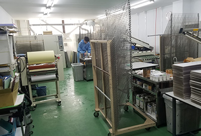 自社工場生産だから低コスト＆スピード対応