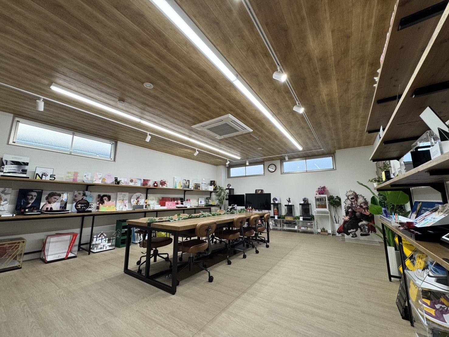 ショールーム内観